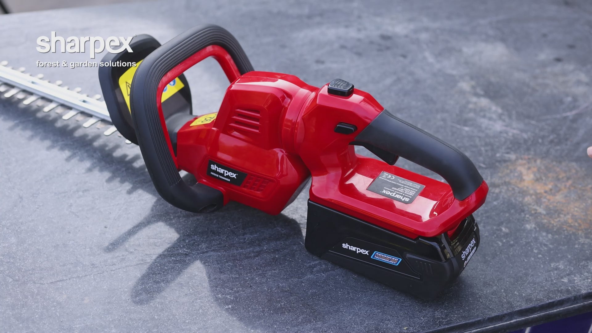 Cordless Hedge Trimmer 40V - Battery Operated